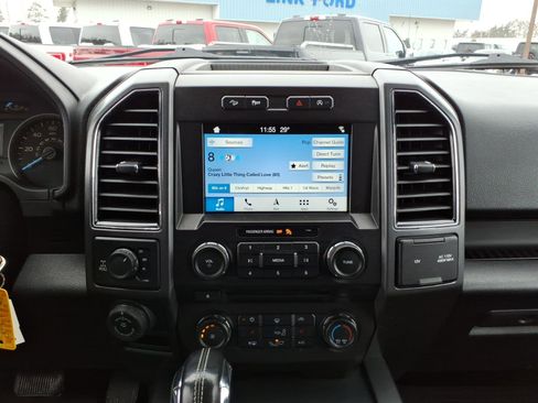 Used 2018 Ford F150 XLT w/ Equipment Group 302A Luxury image 19