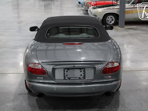 Used 2004 Jaguar XK8 Convertible image 40