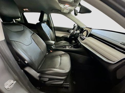 Used 2022 Jeep Compass Limited image 31