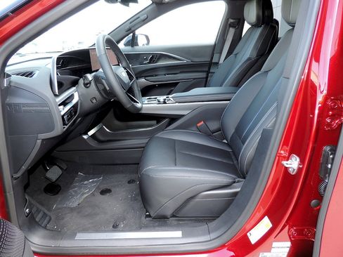 New 2025 Cadillac Lyriq Sport image 15