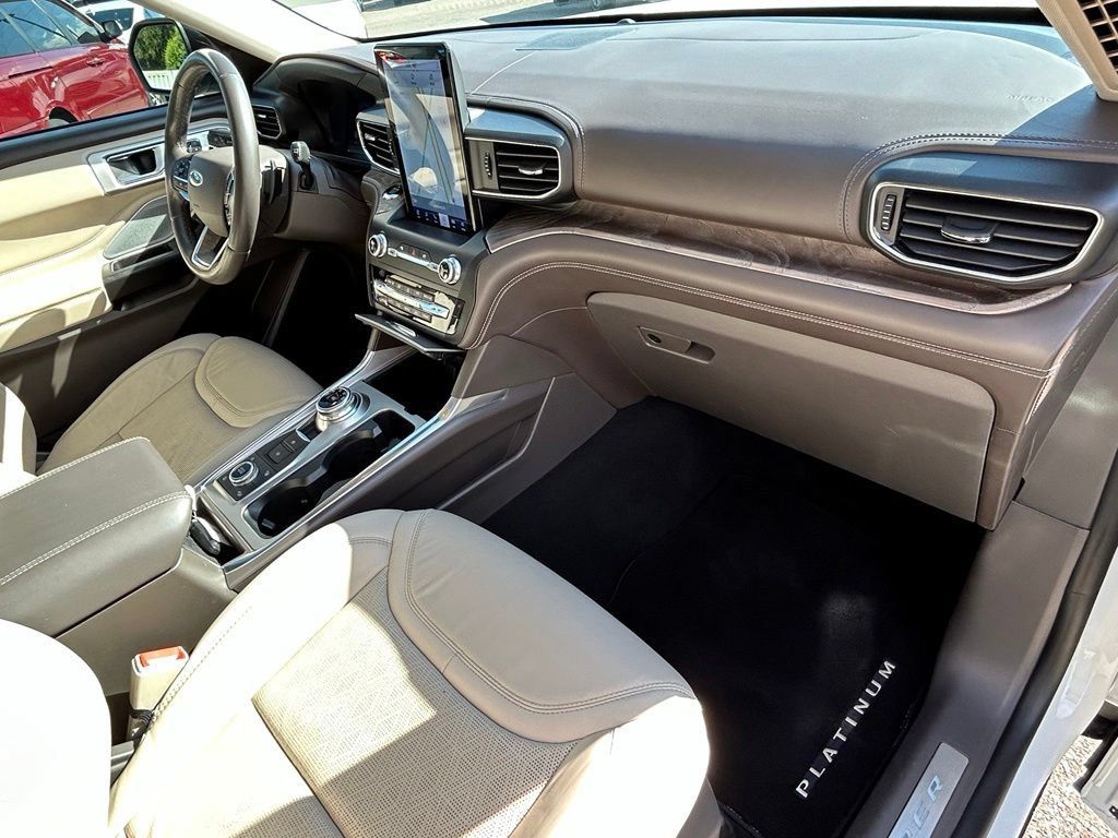 Used 2020 Ford Explorer Platinum w/ Premium Technology Package AWD/4WD image 38