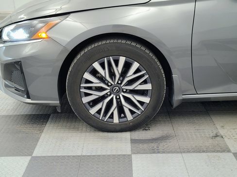 Used 2023 Nissan Altima 2.5 SV w/ SV Premium Package AWD/4WD image 15