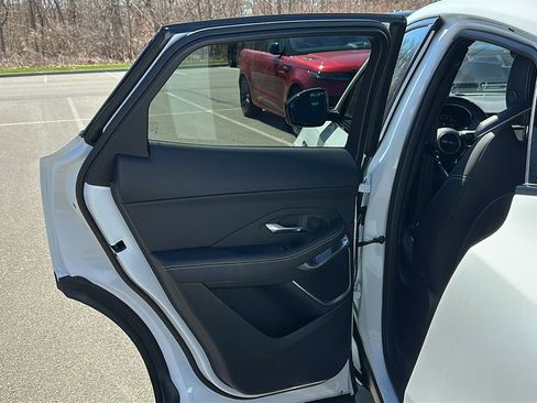 Used 2024 Jaguar E-PACE R-Dynamic SE image 19
