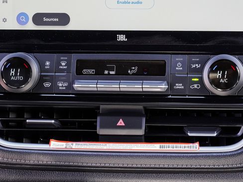 Used 2025 Toyota Grand Highlander AWD Hybrid image 39