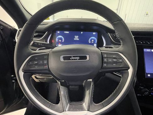 Used 2023 Jeep Grand Cherokee L Laredo AWD/4WD image 37
