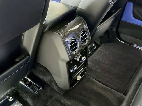 Used 2023 Rolls-Royce Cullinan Black Badge w/ Dark Exterior Package AWD/4WD image 28