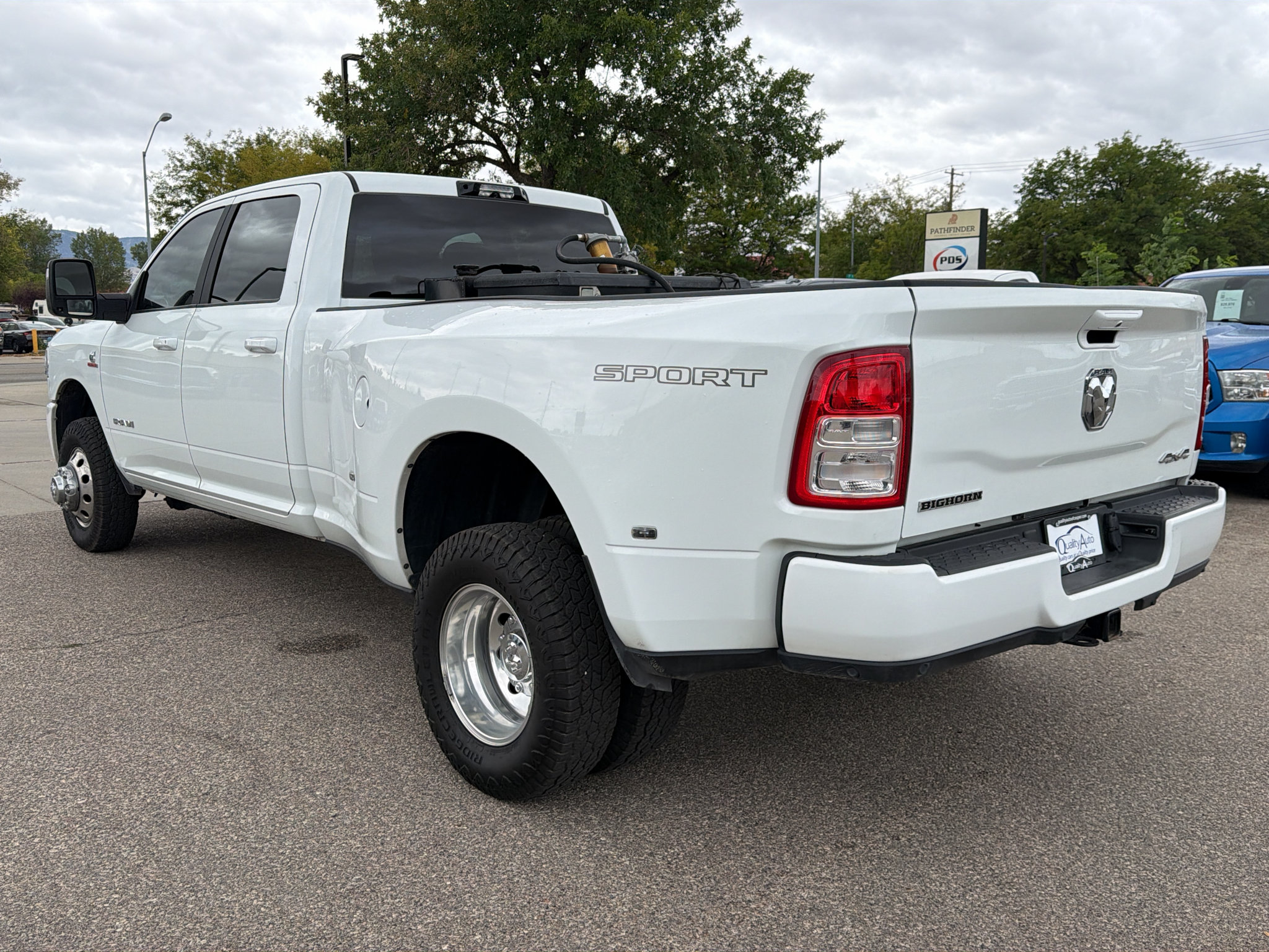 Used 2024 RAM 3500 Big Horn w/ Sport Appearance Package AWD/4WD image 9