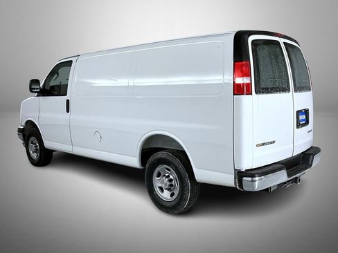 New 2025 Chevrolet Express 3500 w/ Driver Convenience Package image 7