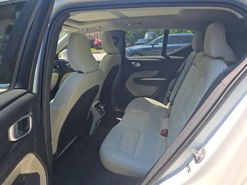 Certified 2025 Volvo XC40 B5 Plus AWD/4WD image 6