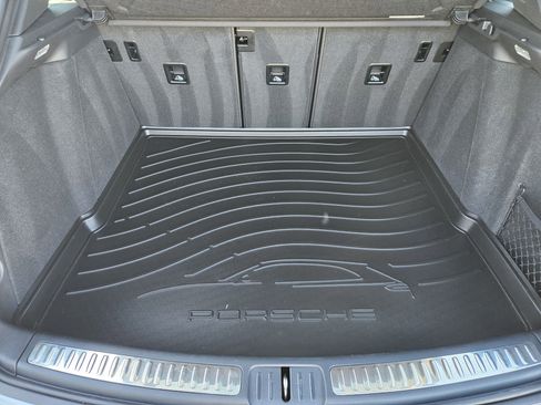 Certified 2025 Porsche Macan image 32