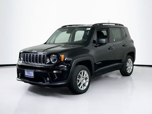 Used 2022 Jeep Renegade Latitude AWD/4WD image 1