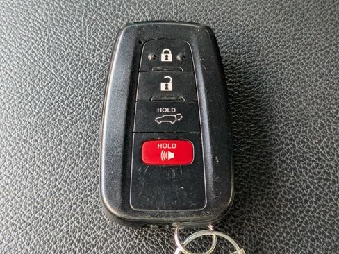Used 2021 Toyota RAV4 XLE Premium FWD image 35