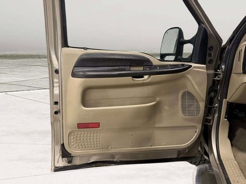Used 2005 Ford F250 XL image 18