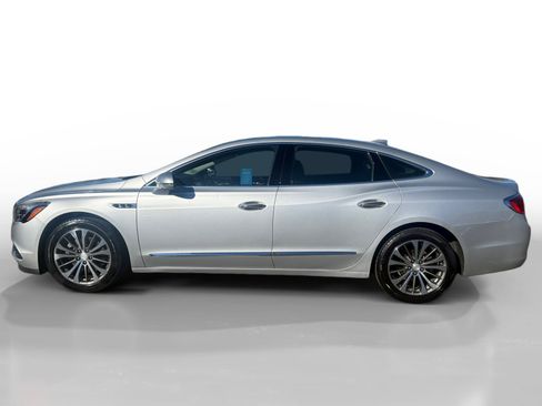 Used 2018 Buick LaCrosse Premium image 2