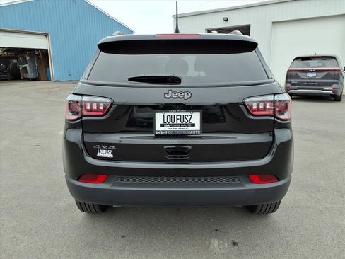 Used 2025 Jeep Compass Latitude w/ Altitude Special Edition image 5