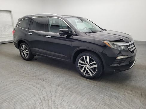Used 2018 Honda Pilot Touring image 11