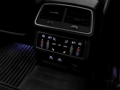 Used 2024 Audi RS 7 Performance w/ Executive Package image 78