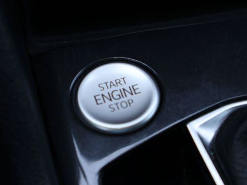 Used 2023 Volkswagen Tiguan SE R-Line FWD image 27