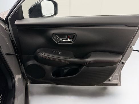 Used 2024 Honda HR-V Sport image 32