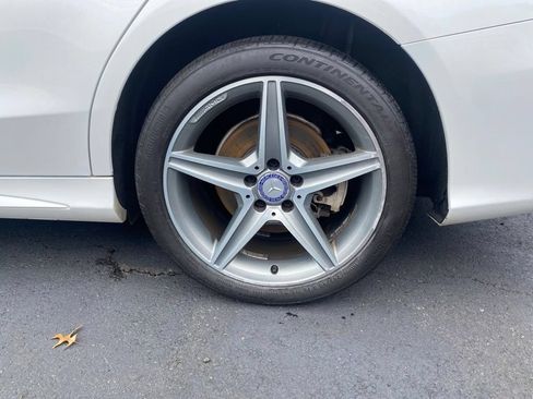 Used 2015 Mercedes-Benz C 300 4MATIC Sedan image 9
