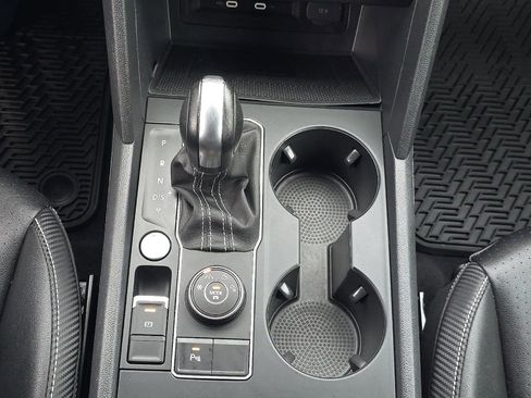 Used 2021 Volkswagen Atlas Cross Sport SE image 20