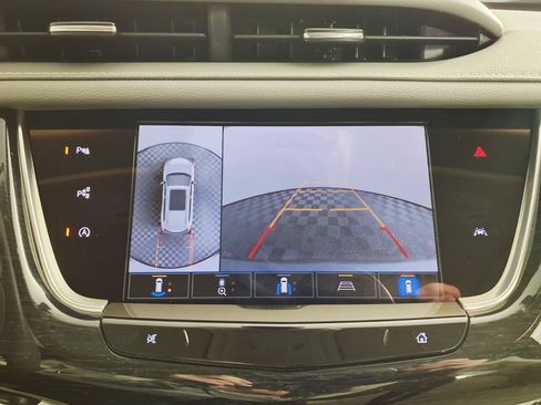 Certified 2024 Cadillac XT6 Premium Luxury w/ Technology Package FWD image 19