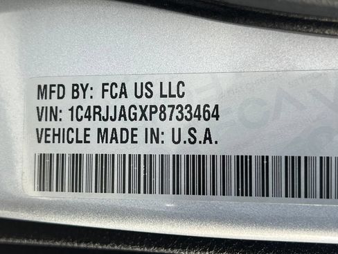 Used 2023 Jeep Grand Cherokee L Laredo RWD image 27