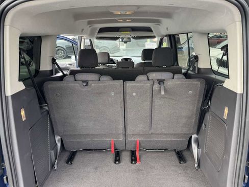 Used 2017 Ford Transit Connect XLT image 7