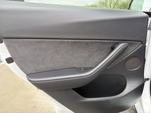 Used 2022 Tesla Model Y Performance image 19