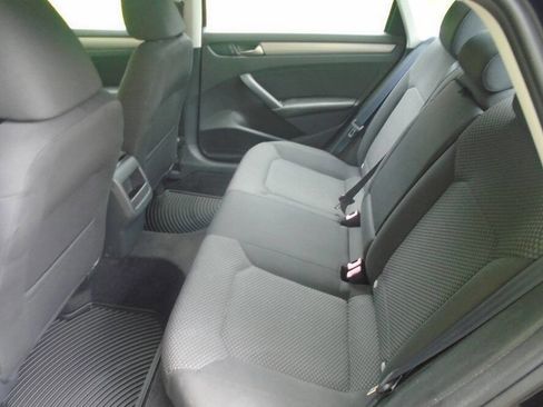 Used 2013 Volkswagen Passat 2.5 S FWD image 11