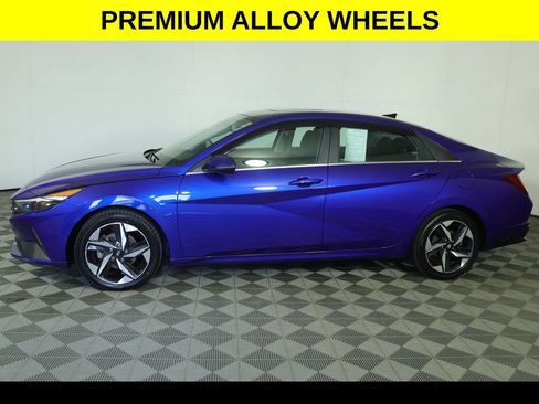 Used 2023 Hyundai Elantra Limited FWD image 6