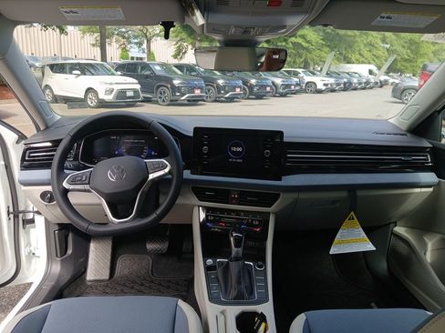 New 2025 Volkswagen Jetta SE image 12