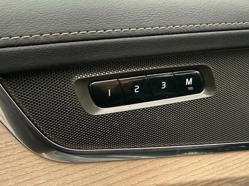 Used 2025 Volvo XC90 B6 Plus image 16