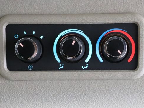 Used 2019 GMC Savana 3500 LS w/ Cold Climate Package RWD image 15