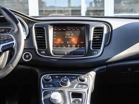 Used 2015 Chrysler 200 Limited w/ Convenience Group image 13