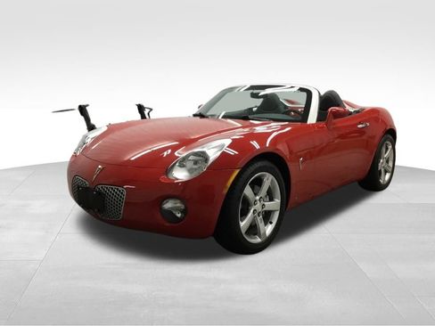Used 2007 Pontiac Solstice Base w/ Premium Package image 3