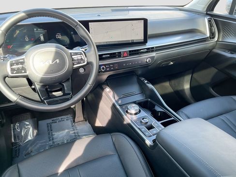 Certified 2025 Kia Sorento EX w/ EX Panoramic Sunroof Package image 23