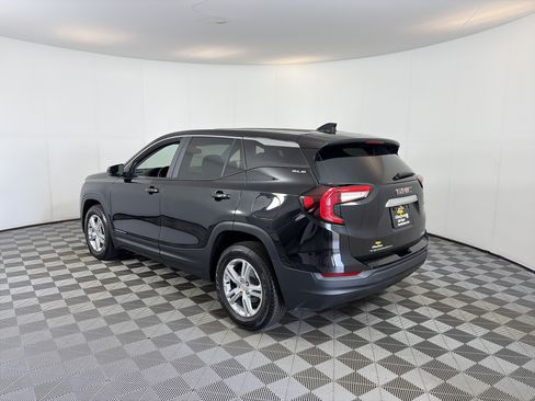 Certified 2024 GMC Terrain SLE AWD/4WD image 8