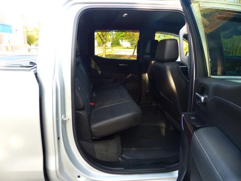 Used 2020 GMC Sierra 1500 SLT image 42