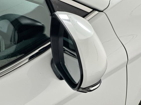 Used 2023 Toyota Camry SE image 10