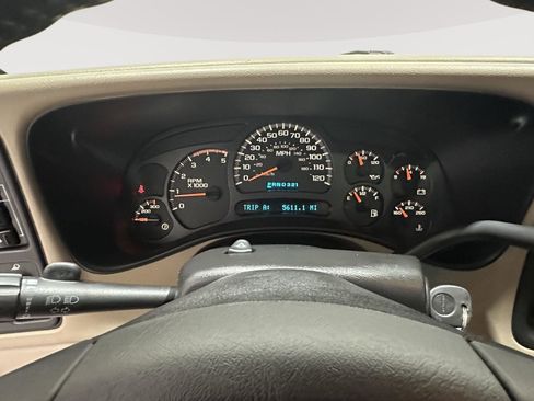Used 2005 GMC Sierra 3500 SLT w/ Heavy-Duty Power Package AWD/4WD image 10