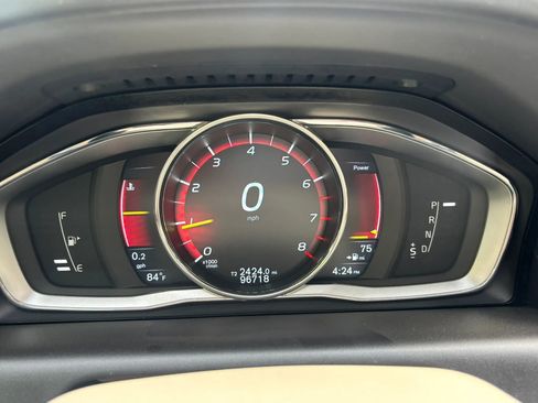 Used 2016 Volvo XC60 T5 Premier w/ Proximity Package FWD image 28