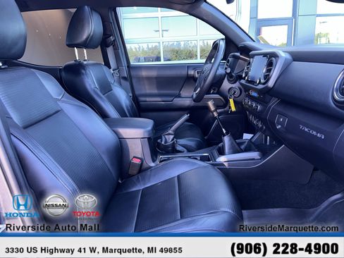 Used 2020 Toyota Tacoma TRD Off-Road w/ TRD Premium Off Road Package AWD/4WD image 27