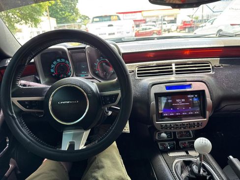 Used 2010 Chevrolet Camaro SS w/ RS Package RWD image 21