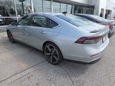 Used 2025 Honda Accord Sport image 4