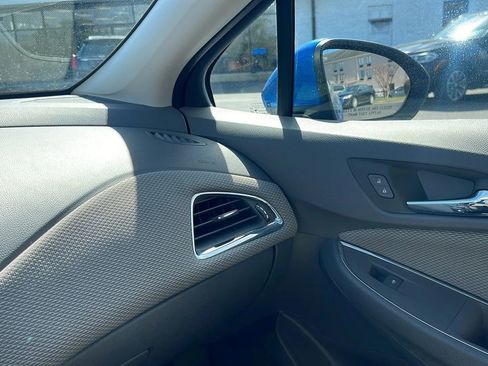 Used 2017 Chevrolet Cruze LT w/ Convenience Package image 26