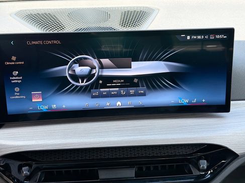 Used 2025 BMW 330i Sedan RWD image 34