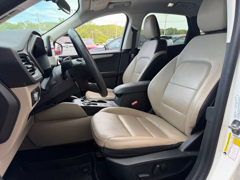 Used 2021 Ford Escape SEL w/ Technology Package FWD image 10