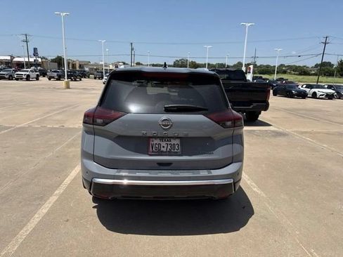 Used 2024 Nissan Rogue Platinum w/ Platinum Premium Package FWD image 7