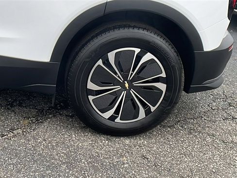 New 2026 Chevrolet Blazer EV LT image 9